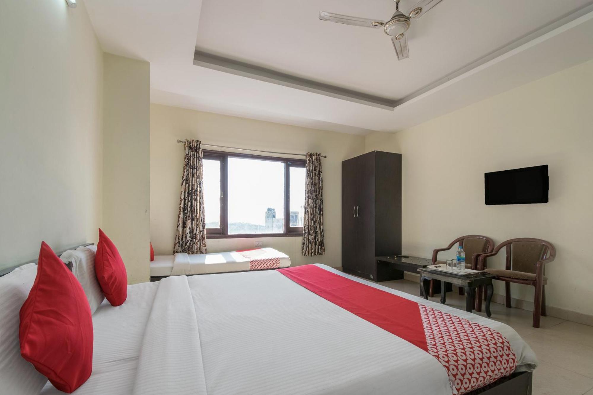 Oyo Hotel Triund Regency Катра Екстер'єр фото