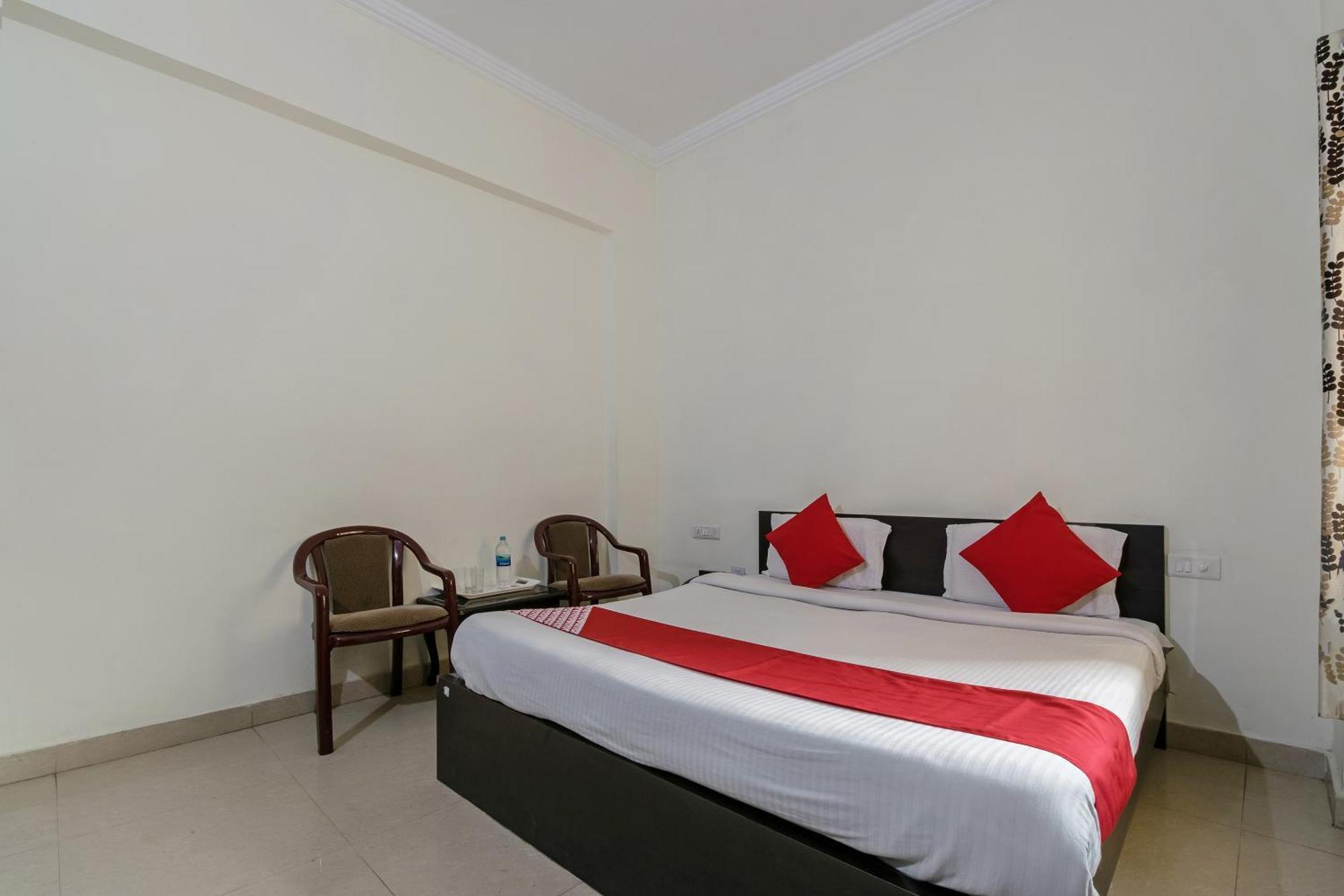 Oyo Hotel Triund Regency Катра Екстер'єр фото